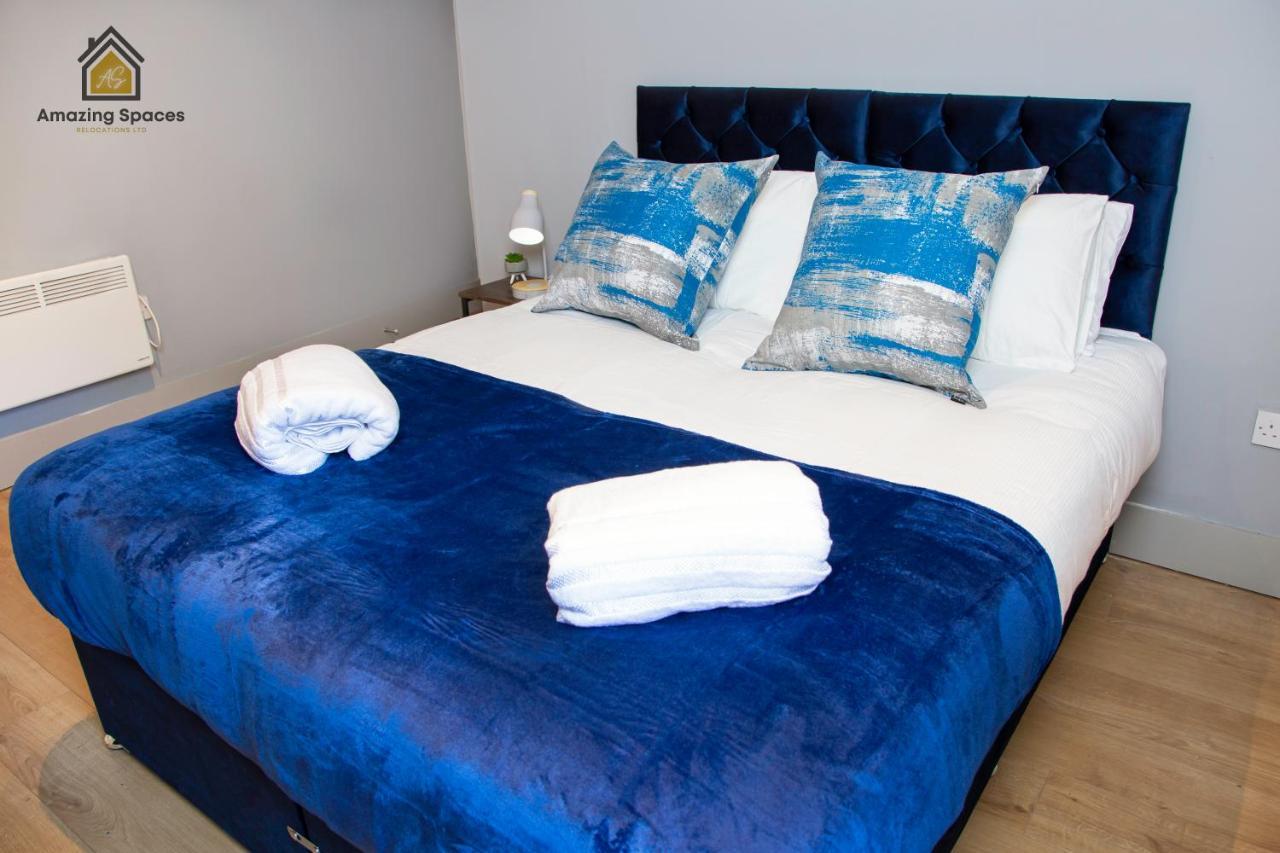 City Centre 2 Bed Flat Sleeps 3 For Work And Leisure With Free Wifi By Amazing Spaces Relocations Ltd Уорингтън Екстериор снимка