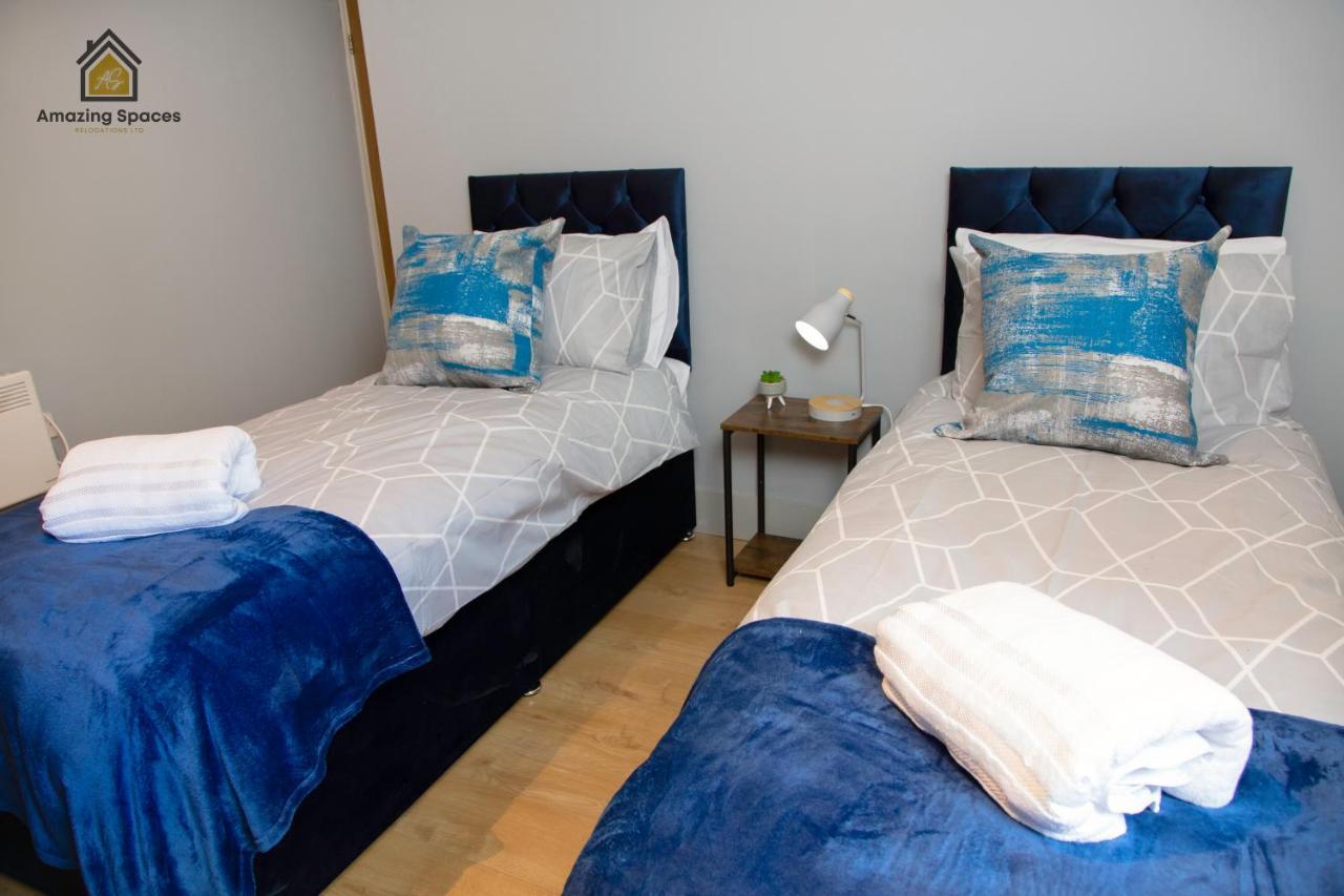 City Centre 2 Bed Flat Sleeps 3 For Work And Leisure With Free Wifi By Amazing Spaces Relocations Ltd Уорингтън Екстериор снимка