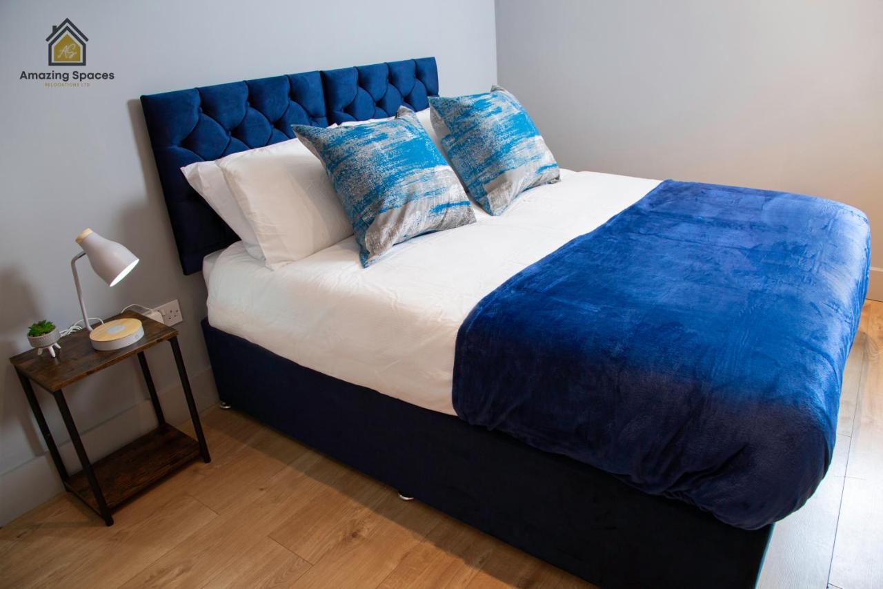 City Centre 2 Bed Flat Sleeps 3 For Work And Leisure With Free Wifi By Amazing Spaces Relocations Ltd Уорингтън Екстериор снимка